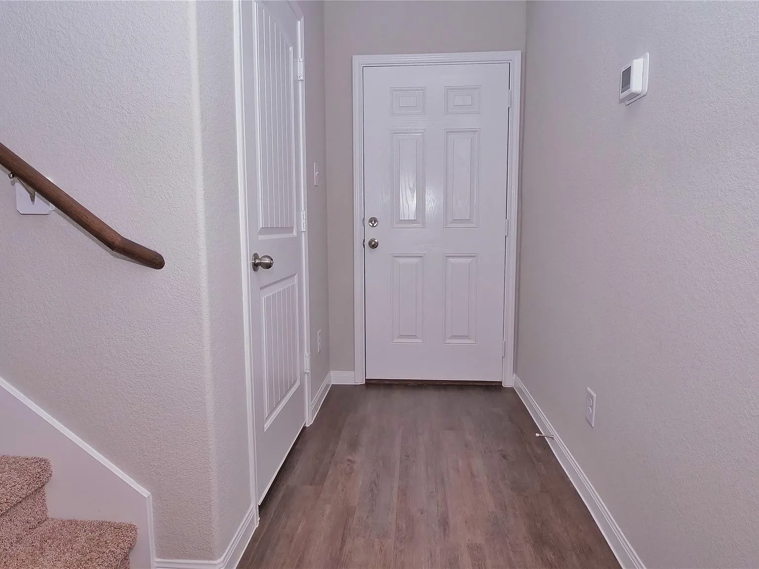 3 bed, 2.5 bath, 1642 sqft, $2,000 — Photo 4