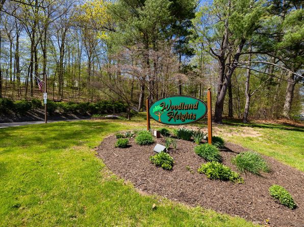 172 Woodland Dr #172, Cromwell, CT 06416