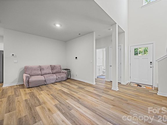 5th image of 332 Ginsberg Rd