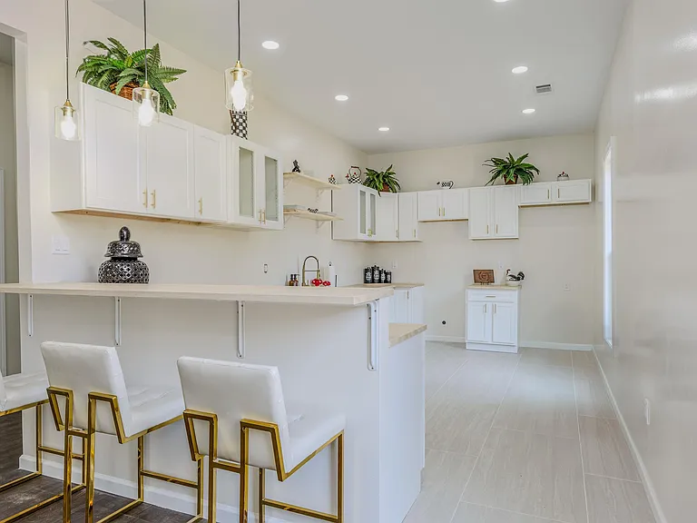 1061 Shaw Pl — Photo 15