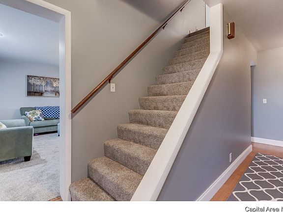 3rd image of 510 N Grand Ave