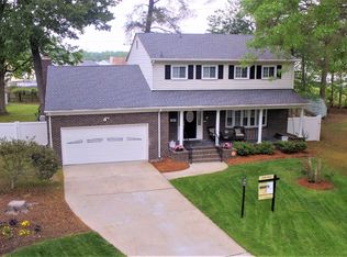 7 Templewood Dr, Hampton, VA 23666