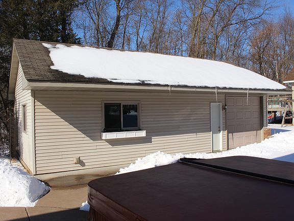 Heated Detached Garage