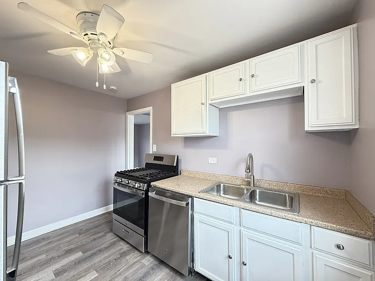 2057 E 72nd St #4 — Photo 5