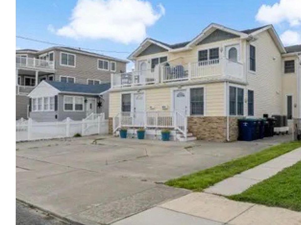 1st image of 207 7th St N #A
