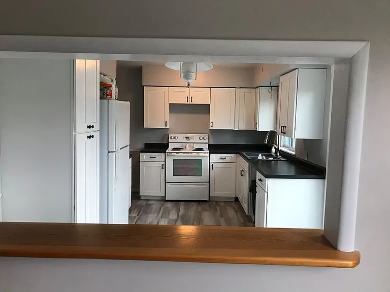 pass through to dining room