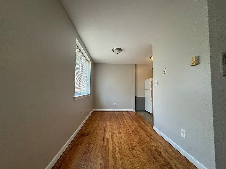 56-1B Webster St — Photo 2