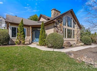 3001 Hickory Nut Trl, Hendersonville, NC 28739