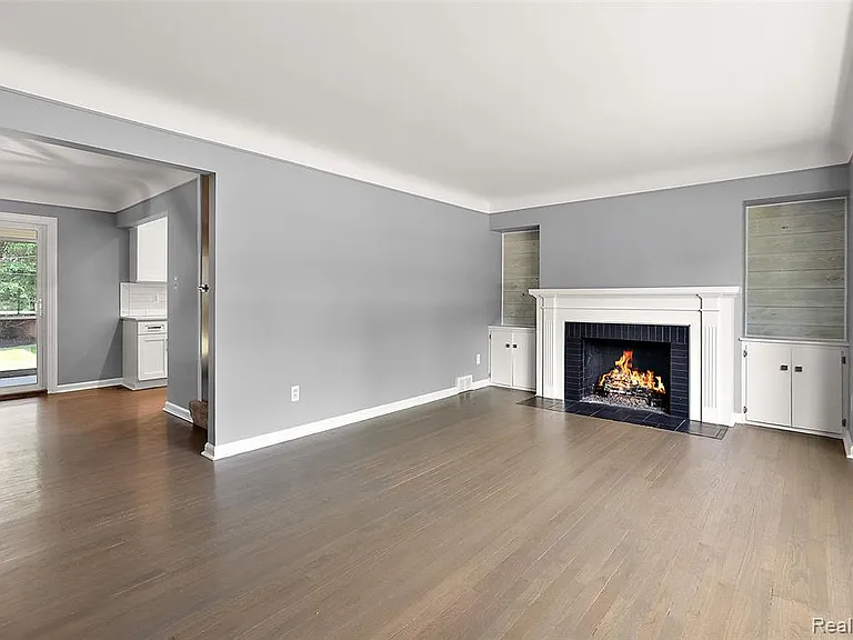 1859 Maryland Blvd — Photo 3