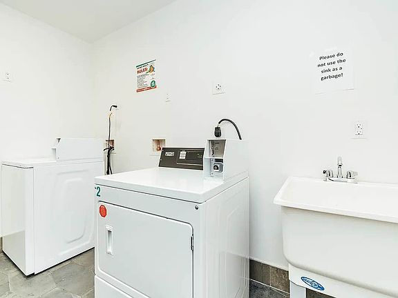 5th image of 316 Evergreen Ave #2A