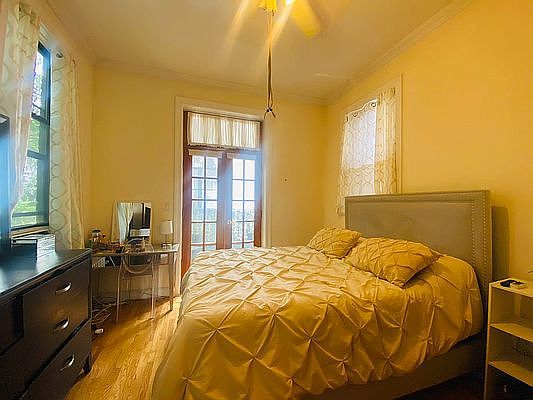 5th image of 305 W 91st St APT 3r