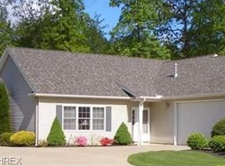 828 Dogwood Ln, Vermilion, OH 44089
