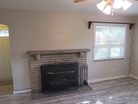 3rd image of 8979 Knoll St