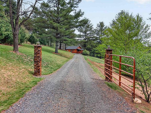 5th image of 255 Bella Hills Ln