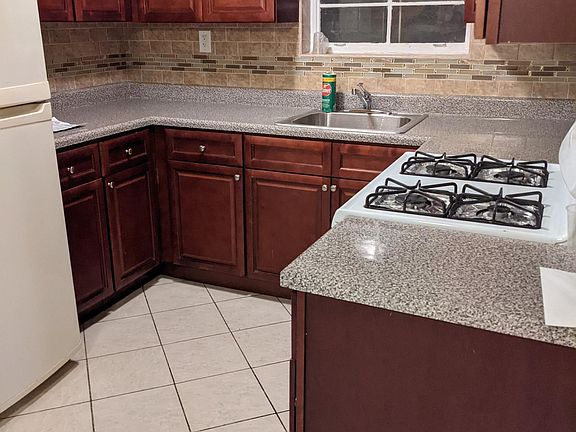3rd image of 844 Burke Ave Floor 2