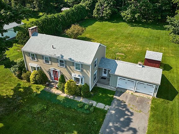 3rd image of 35 Meadow Ln