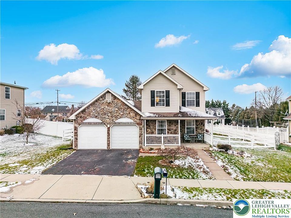 1st image of 30 Crown Dr