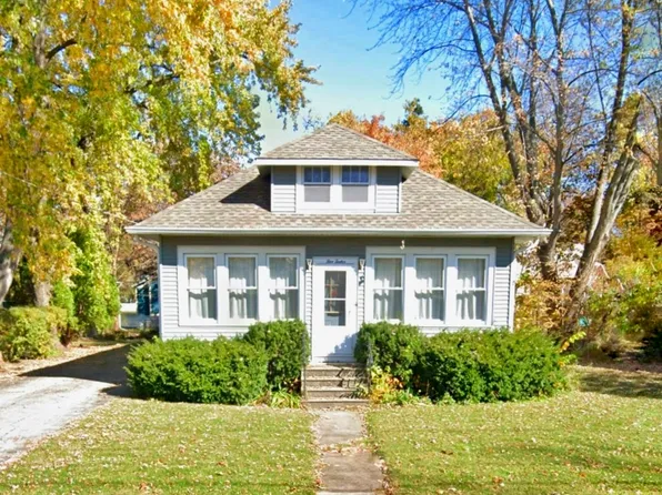 512 Lake St, Crystal Lake, IL 60014