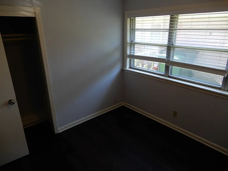 8611 Dover St — Photo 26