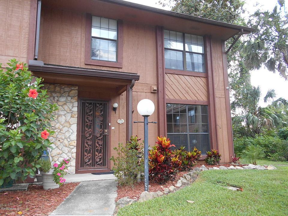 1st image of 24 Oakwood Park