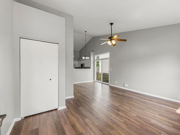 2nd image of 2822 Oakmont Dr