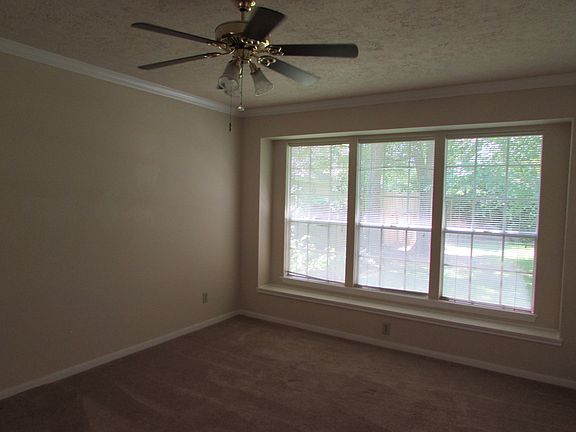 Master bedroom (down)