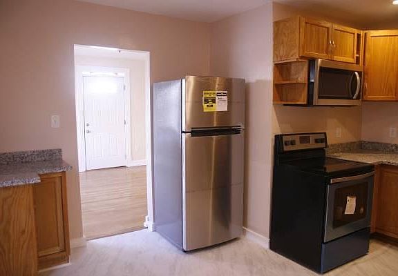 3rd image of 5760 Wickfield Dr