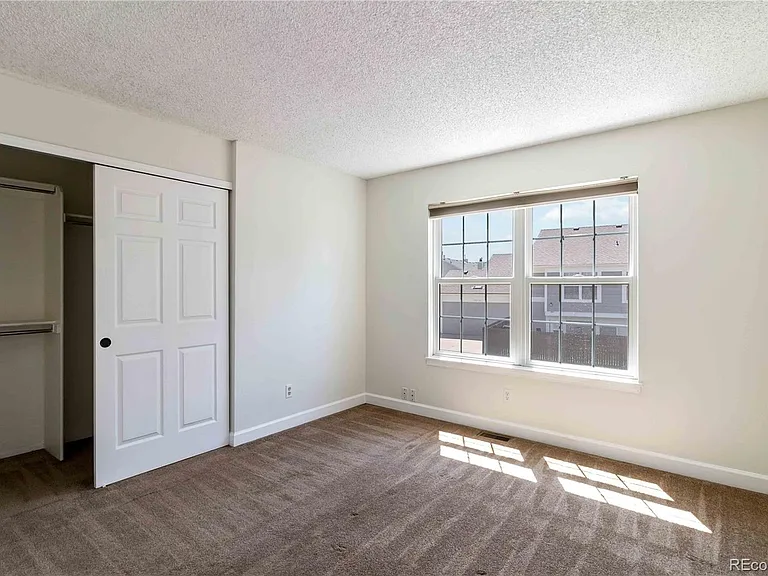 19713 Applewood Ct — Photo 13
