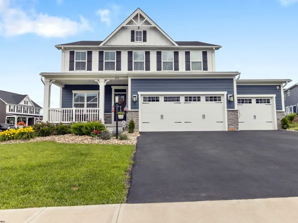 204 Falling Water Ln, Morgantown, WV 26508