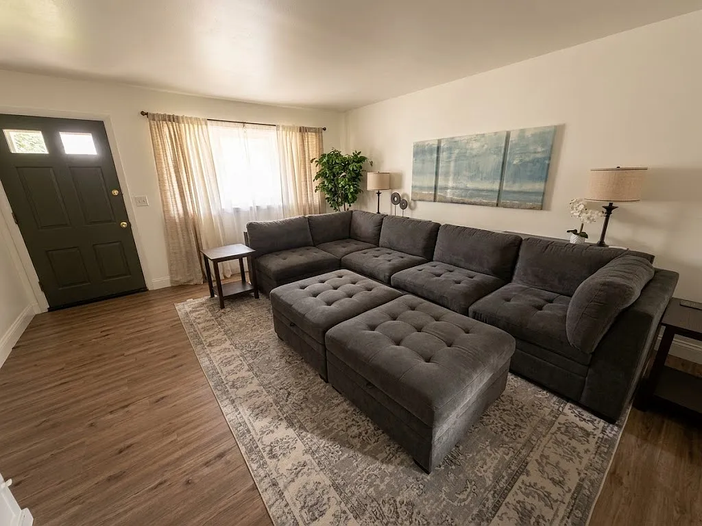 4 bed, 1.5 bath, 1900 sqft, $2,300 — Photo 4