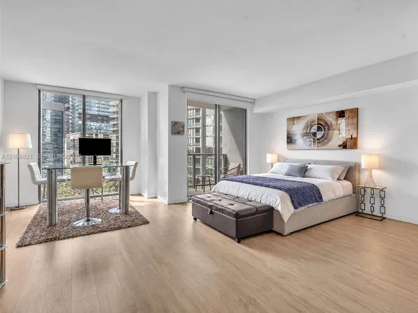 31 SE 6th St APT 2103, Miami, FL 33131