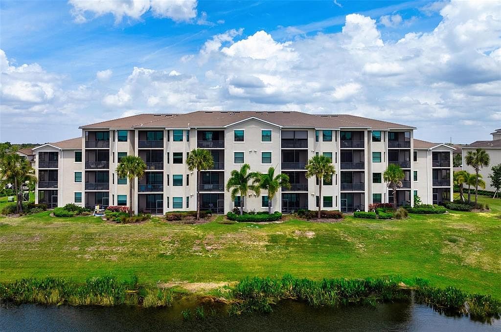 17704 Gawthrop Dr Unit 205