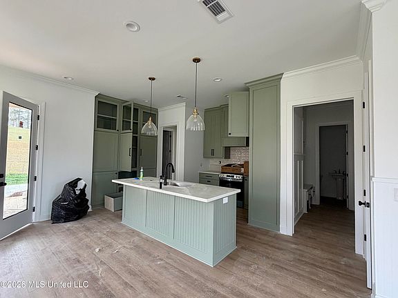 4th image of 185 Bronson Bnd