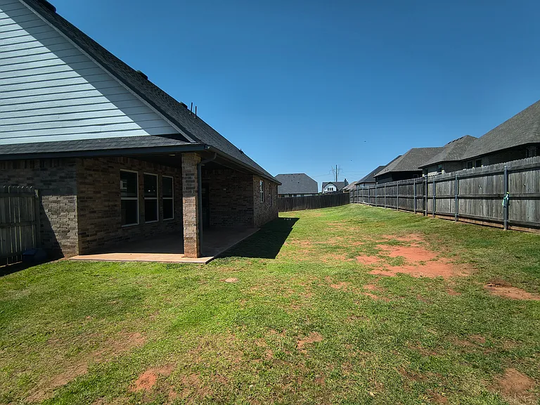 6259 NW 178th Cir — Photo 38
