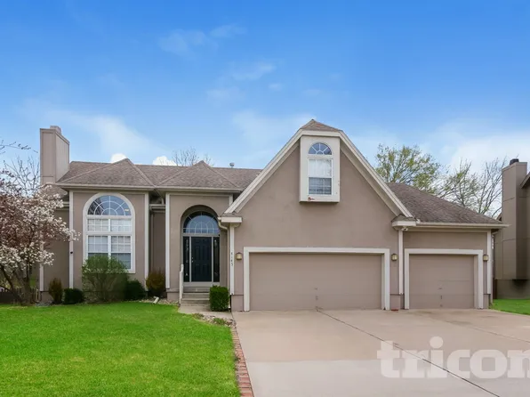 4145 SW Flintrock Dr, Lees Summit, MO 64082