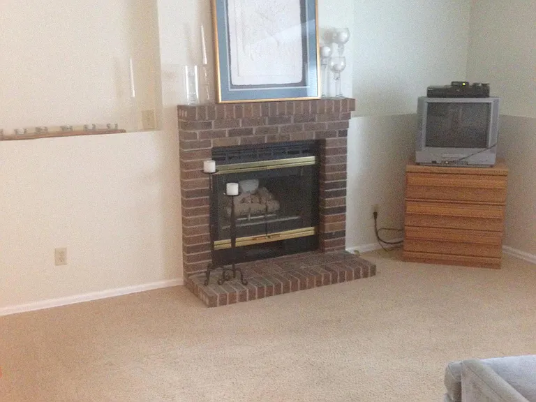 9472 Burlington Ln — Photo 6
