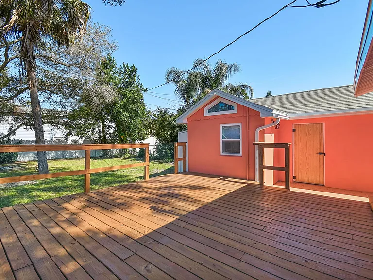 208 Union St — Photo 35