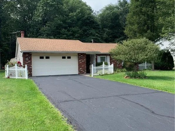 272 Old Oak Dr, Cortland, OH 44410