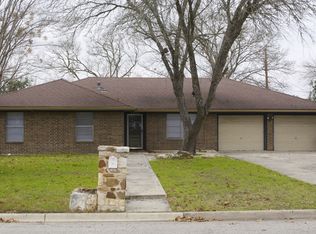 1307 Redbud Trl, Lockhart, TX 78644