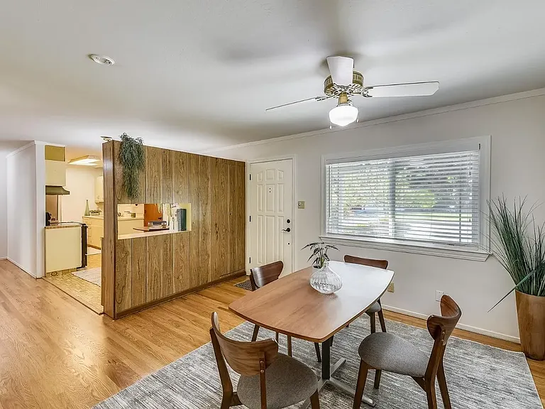 Devlin Dr — Photo 4