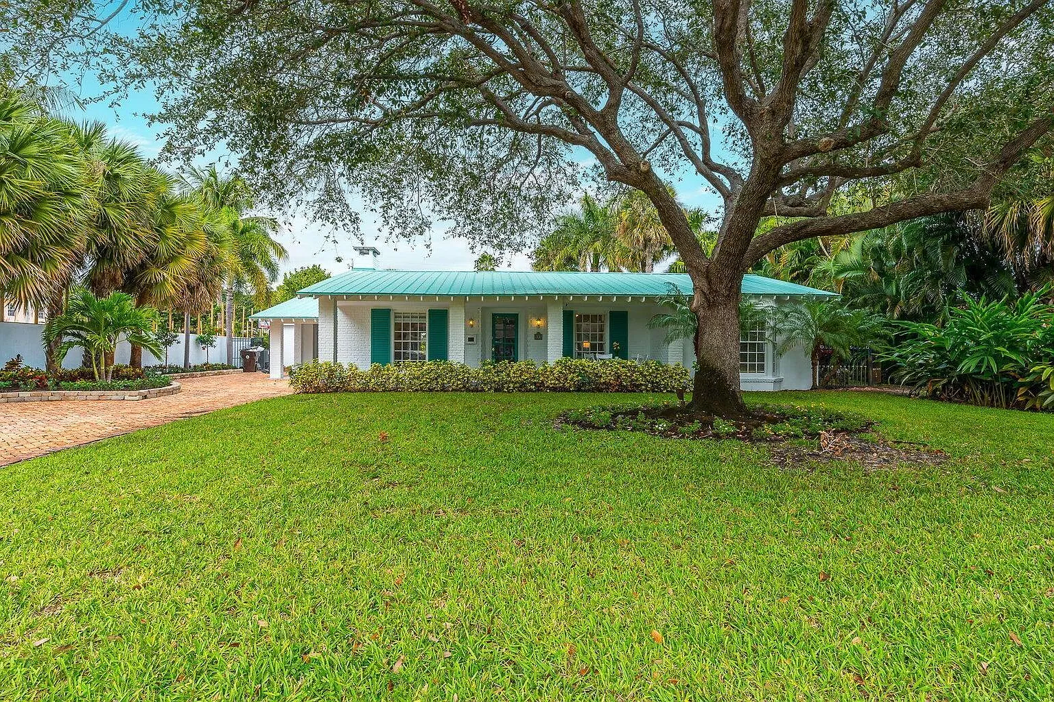 4 bed, 3.0 bath, 1829 sqft, $15,500 — Photo 1