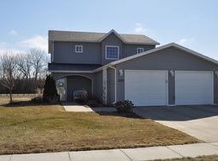 1605 7th St W, West Fargo, ND