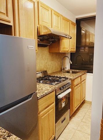 1st image of 11 Eldridge St #5