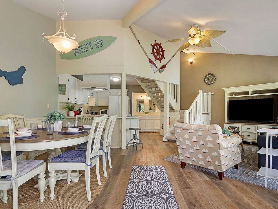 1st image of 511 Tam O Shanter Dr #E