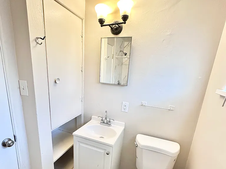 Unit 10 1x1 Top Floor