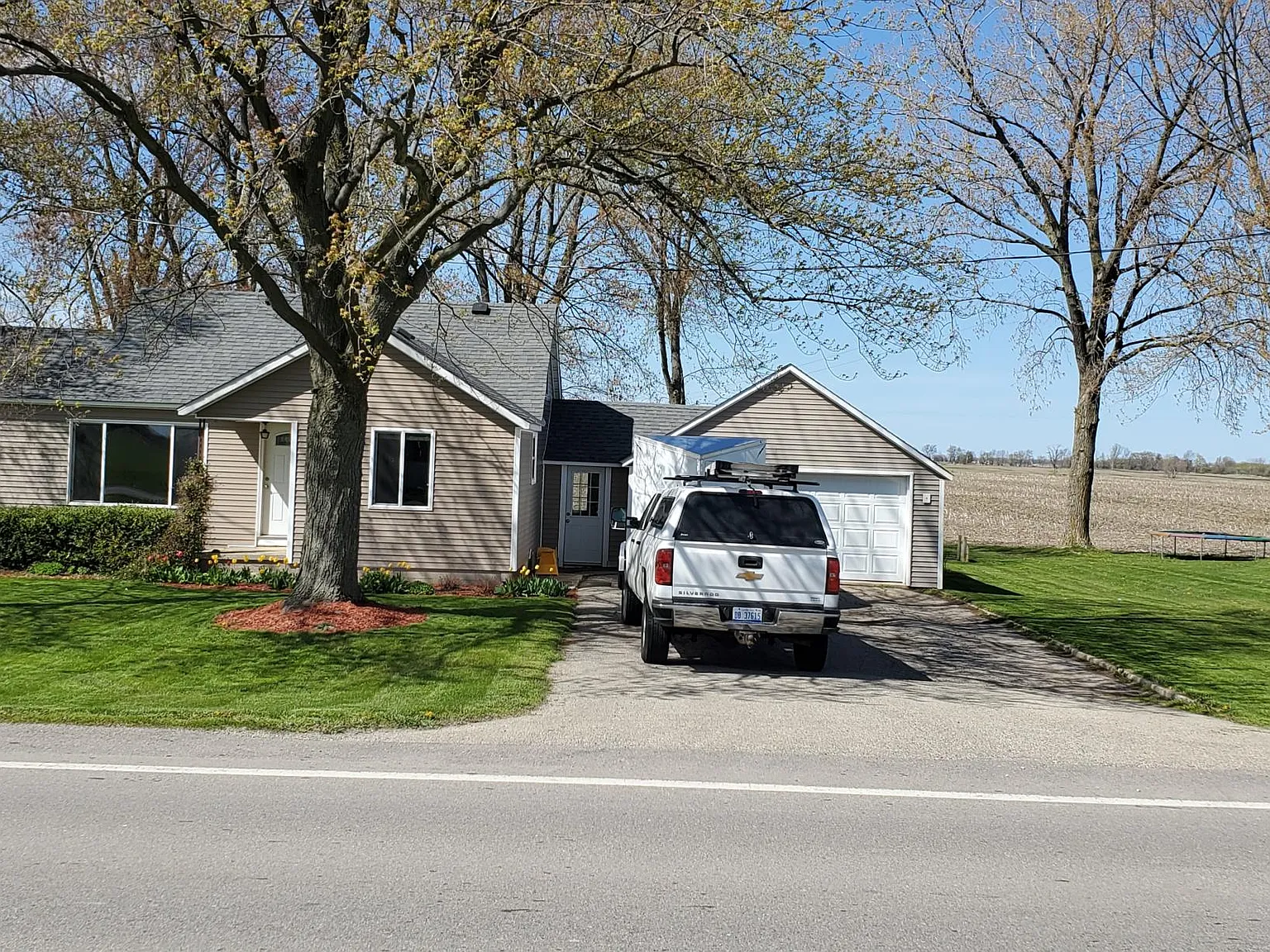 3 bed, 1180 sqft, $2,100 — Photo 1