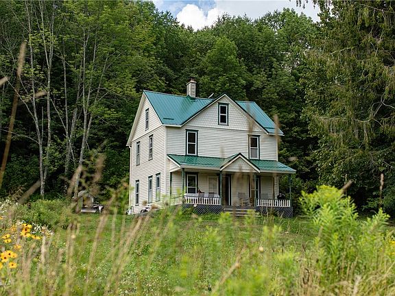 3rd image of 3471 Hathaway Pond Rd