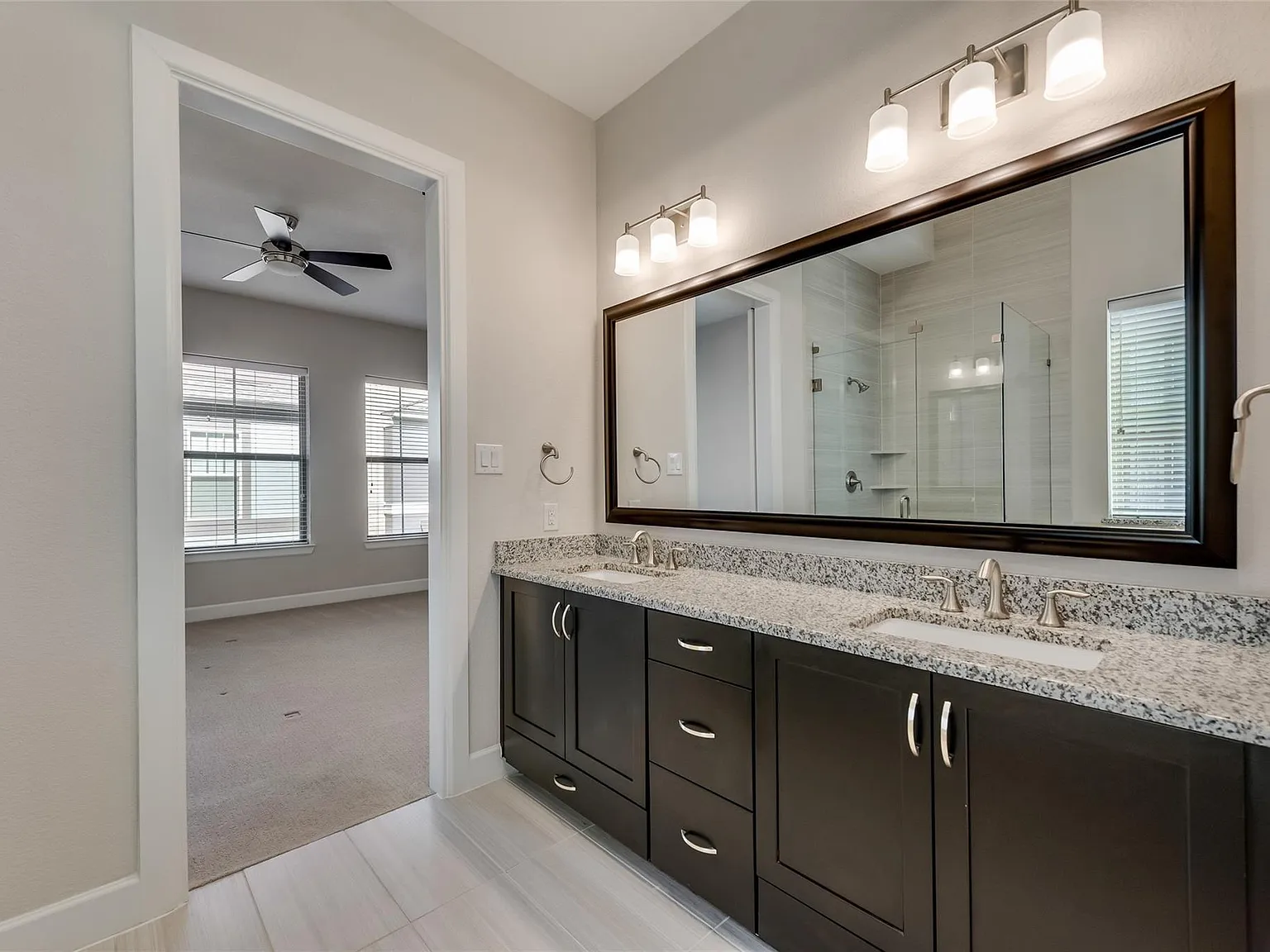 3 bed, 3.5 bath, 2396 sqft, $3,000 — Photo 4