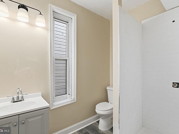5th image of 632 W Cumberland St #2
