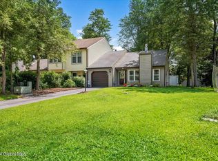 26 Brenden Ct, Clifton Park, NY 12065